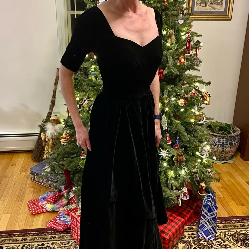 Vintage Black Velvet Long Dress Handmade Small? XS? See Rough Measurements - Picture 3 of 17
